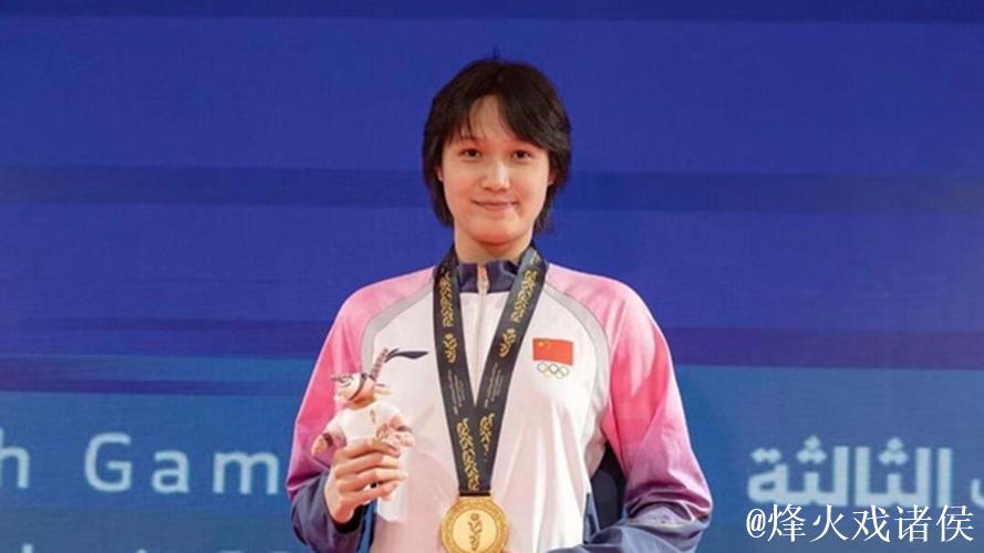 炸裂！13岁中国游泳天才少女仰泳上演一骑绝尘，后程发力太恐怖了