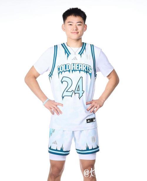 赵维伦：第一次穿上国家队战袍 那感觉太棒了