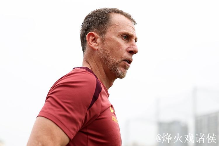 久尔杰维奇任国足代理主帅会否成为事不过三的教训? 久尔杰维奇任国足代理主帅会否成为事不过三的教训?